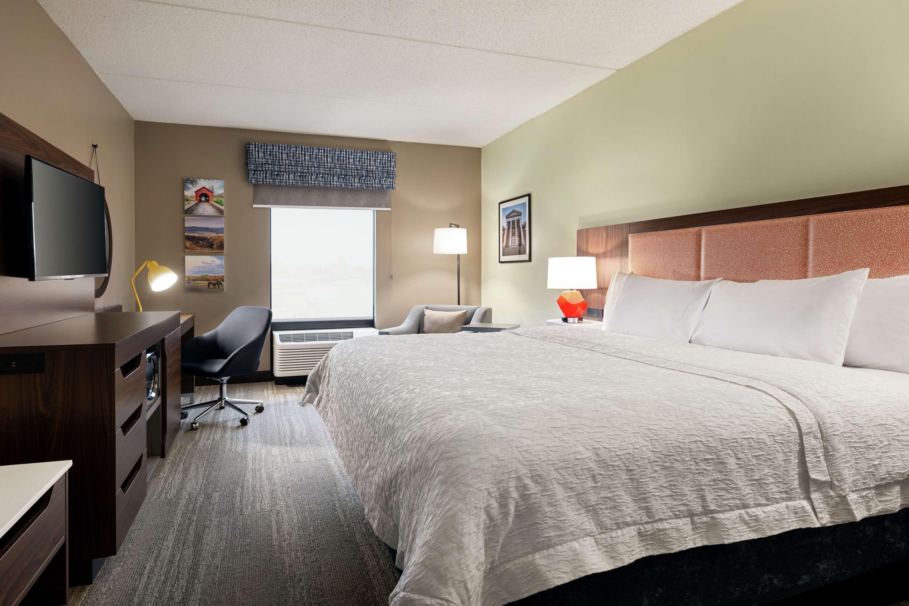 Hampton Inn & Suites Frederick/Fort Detrick Exterior photo